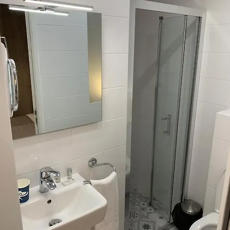Hotell Menil Bon Temps