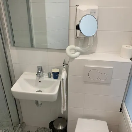 Hotell Menil Bon Temps Paris