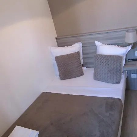 Hotel Ménil Bon Temps 3*