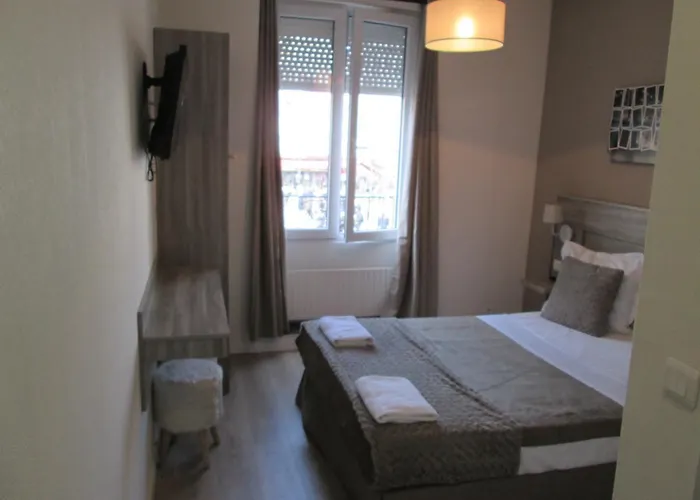 Hotel Ménil Bon Temps Parigi