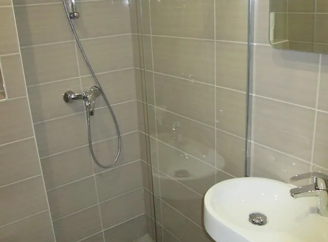 Hotel Ménil Bon Temps Parigi