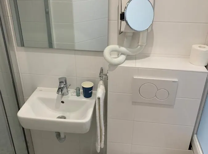 Hotel Ménil Bon Temps Parigi