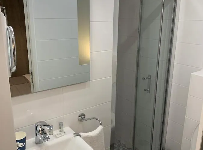 מלון Menil Bon Temps