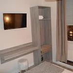 Menil Bon Temps Hotell Paris