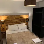 Menil Bon Temps Отель